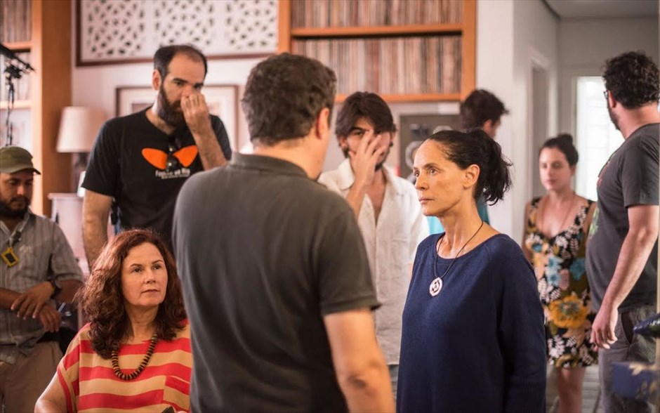 «Aquarius». «Aquarius»: Ο Βραζιλιάνος σκηνοθέτης Κλέμπερ Μεντόνσα Φίλιο διηγείται την ιστορία μιας γυναίκας, που αγωνίζεται μόνη ενάντια σε μια πανίσχυρη κτηματομεσιτική εταιρεία.