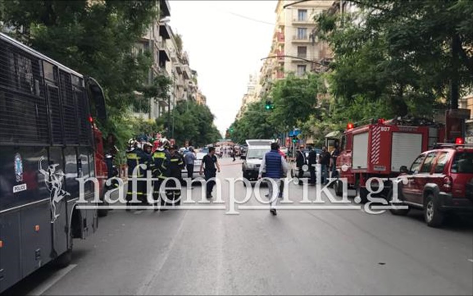 Έκρηξη στο αυτοκίνητο του Λουκά Παπαδήμου. 