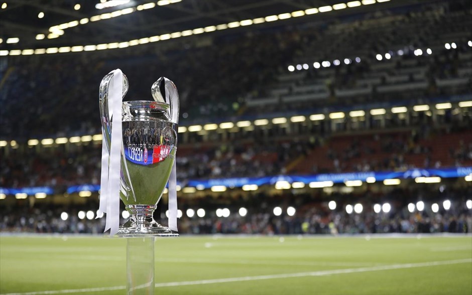 Τελικός UEFA Τσάμπιονς Λιγκ: Γιουβέντους – Ρεάλ Μαδρίτης - Τρόπαιο. Γενική άποψη του τροπαίου πριν από την έναρξη του αγώνα.