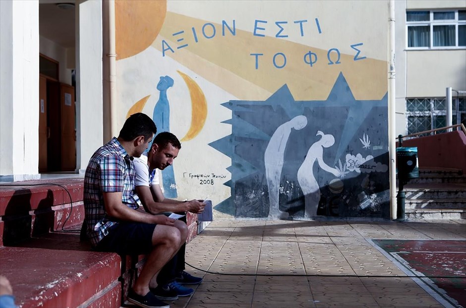 Ανοίγει η αυλαία των Πανελλαδικών Εξετάσεων. Αρχίζει σήμερα Τρίτη 6 Ιουνίου η «δοκιμασία» των Πανελλαδικών Εξετάσεων για 104.965 υποψηφίους, που θα διεκδικήσουν μία από τις 70.726 θέσεις στην τριτοβάθμια εκπαίδευση.
