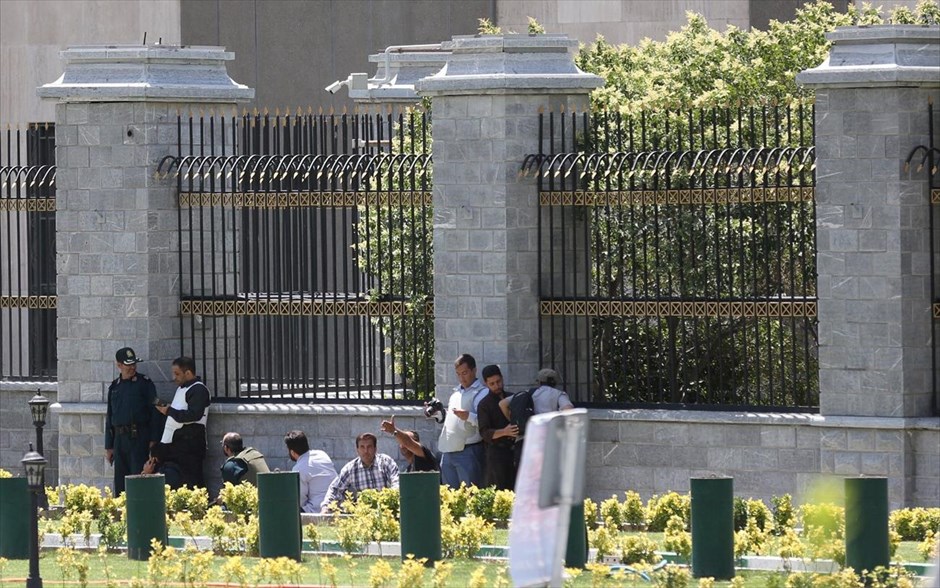 Ιράν - Τεχεράνη - τρομοκρατική επίθεση στο κοινοβούλιο. 