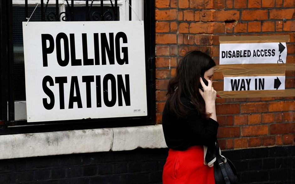 Βρετανία - εκλογές - εκλογικό κέντρο. Εκλογικό κέντρο στο Λονδίνο
