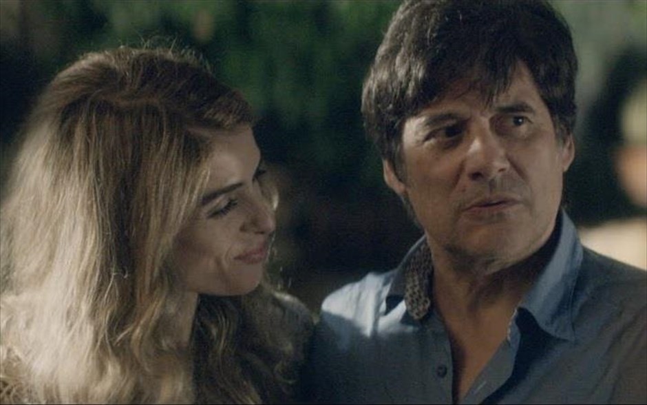  Ξα μου. «Ξα μου»: Στην πρώτη της μεγάλου μήκους ταινία, η Κλειώ Φανουράκη κάνει μια περιήγηση στην κρητική γη και σε όσα μας κάνουν πιο δυνατούς. Με τους Γιώργο Χωραφά, Σοφία Χιλλ, Άννα Φόνσου, Ζωή Χωραφά, Λευτέρη Ελευθερίου, Νίκο Μπουσδούκο και Αλέξανδρο Μυλωνά, ένας διευθυντής ξενοδοχείου, μετά την απρόσμενη απόλυσή του, οδηγείται από την οικογένειά του σε ανοίκεια, απρόοπτα και αναζωογονητικά μονοπάτια κοντά στη γη και τη φύση, τα οποία τον φέρνουν αντιμέτωπο με την ίδια τη δύναμη και τη θέληση του εαυτού του, με την «εξά» του και με όσα υπάρχουν γύρω μας και δεν τα βλέπουμε.