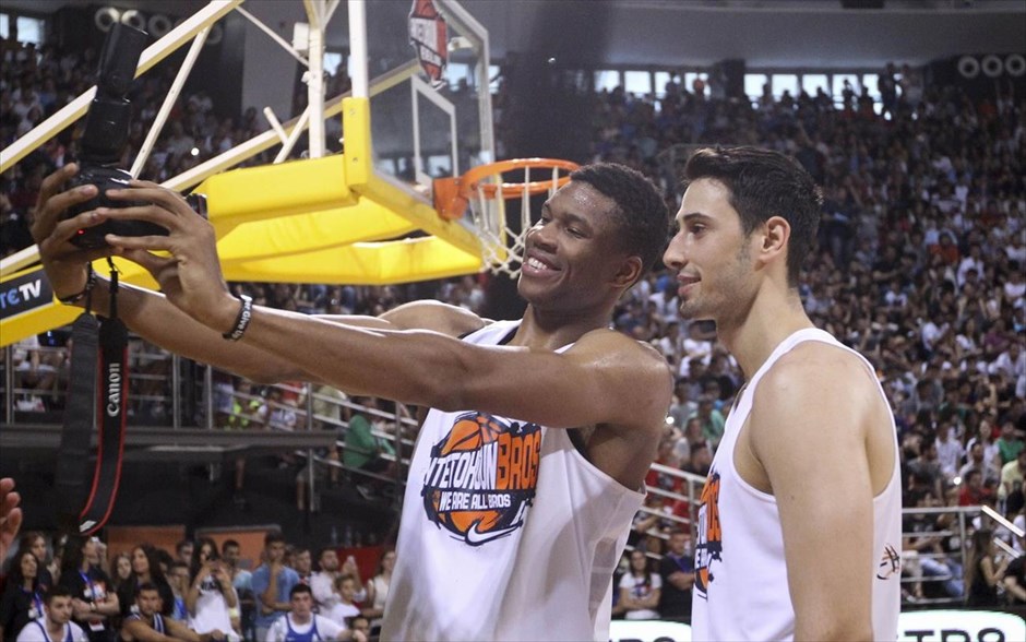 Antetokounbros . 