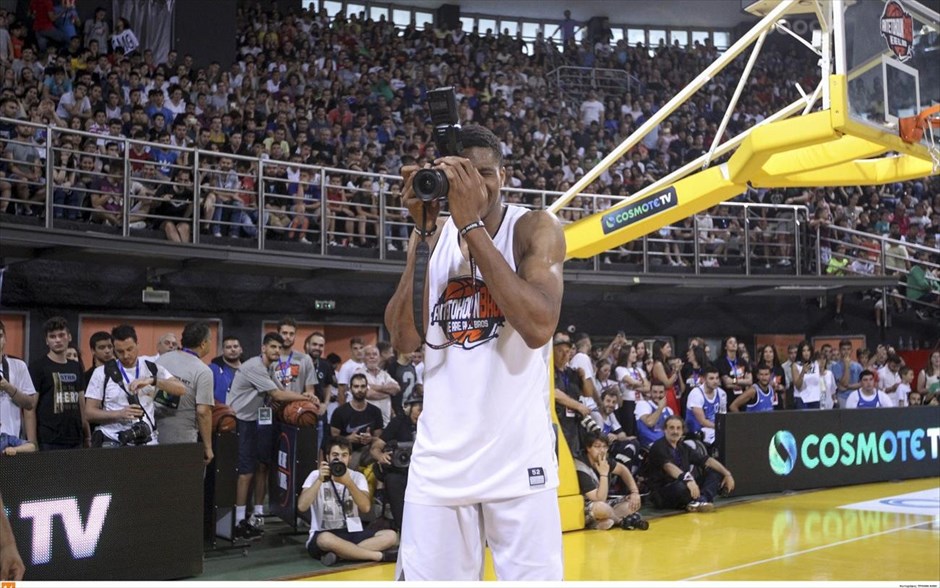Antetokounbros . 