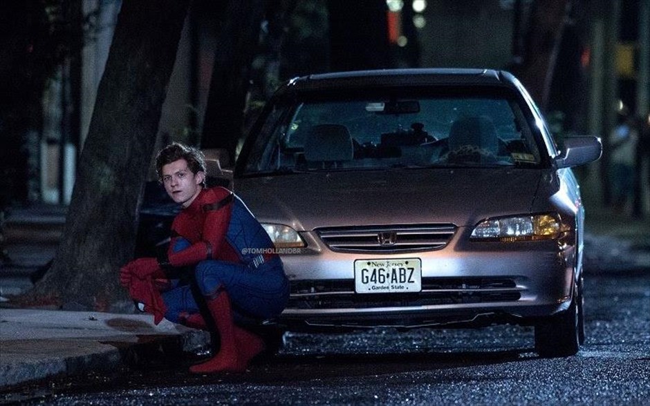 Spider - Man: Επιστροφή στον τόπο του 17. «Spider - Man: Επιστροφή στον τόπο του»: Το κόμικ της Marvel επιστρέφει μέσα από την περιπέτεια επιστημονικής φαντασίας του Τζον Γουότς, που προβάλλεται και σε τρισδιάστατη έκδοση.&nbsp;Με τους Τομ Χόλαντ, Ρόμπερτ Ντάουνι Τζούνιορ, Μαρίζα Τομέι, Ντόναλντ Γκλόβερ, Τζον Φαβρό, Μάρτιν Σταρ και Μάικλ Κίτον, ο Πήτερ Πάρκερ, ενθουσιασμένος από την εμπειρία του με τους Εκδικητές, επιστρέφει στο σπίτι του, όπου ζει με τη θεία του, κάτω από το άγρυπνο βλέμμα του καινούργιου του μέντορα. Καθώς προσπαθεί να προσαρμοστεί στην καθημερινή του ρουτίνα, εμφανίζεται ένας καινούργιος εχθρός. Και τότε, όλα όσα θεωρεί σημαντικά αρχίζουν να απειλούνται.
