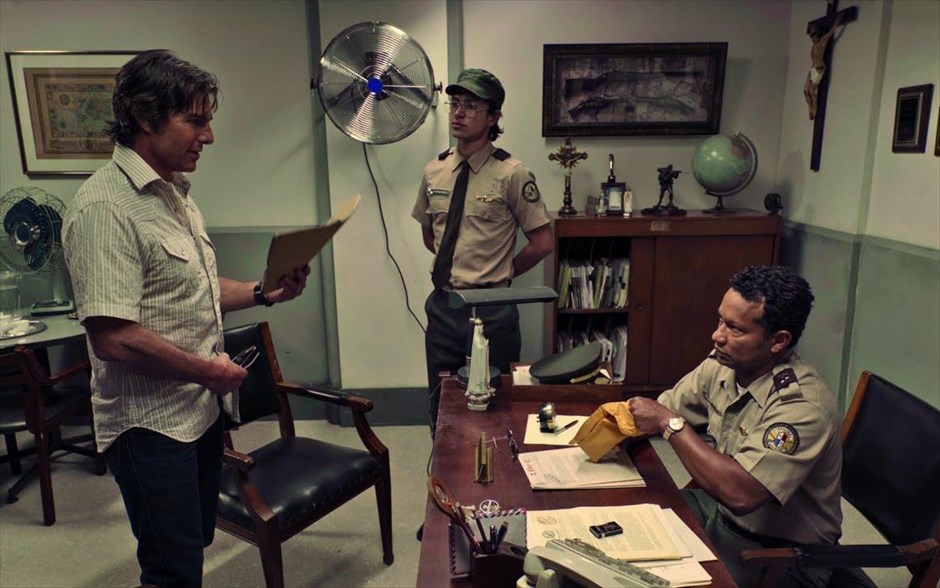 «American made» 1. «American made»: Το θρίλερ δράσης του Νταγκ Λάιμαν ζωντανεύει ένα από τα ανείπωτα σκάνδαλα της CIA, μέσα από την αληθινή ιστορία παρανομίας και διαπλοκής του πιλότου Μπάρι Σιλ.&nbsp;Ο Τομ Κρουζ, πλαισιωμένος από τους Κάλεμπ Λάντρι Τζόουνς, Ντόμναλ Γκλίσον, Τζέσε Πλέμονς και Σάρα Ράιτ,υποδύεται έναν οικογενειάρχη που αγαπά τη γυναίκα του, αλλά έχει διπλή ζωή. Από τη μία, εργάζεται ως πληροφοριοδότης της CIA και, από την άλλη, μεταφέρει λαθραία ναρκωτικά για λογαριασμό ενός καρτέλ, στο οποίο εμπλεκόταν και ο Πάμπλο Εσκομπάρ.