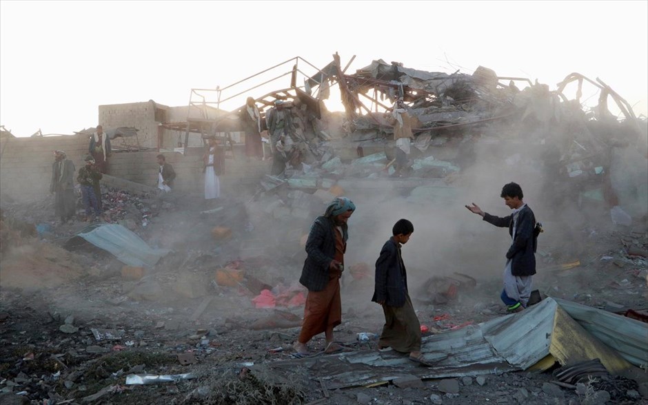 Αεροπορική επιδρομή στην Υεμένη . Είκοσι εννέα άνθρωποι σκοτώθηκαν και 17 τραυματίστηκαν σε αεροπορική επιδρομή που πραγματοποιήθηκε το πρωί στον τομέα Σαχάρ στη βόρεια Υεμένη, δήλωσε αξιωματούχος των υπηρεσιών υγείας των σιιτών ανταρτών Χούδι. Η επιδρομή είχε στόχο λαϊκή αγορά στη Σαχάρ, έναν από τους υποτομείς της επαρχίας Σαάντα, προπυργίου των ανταρτών Χούδι, σύμφωνα με τις δύο πηγές.