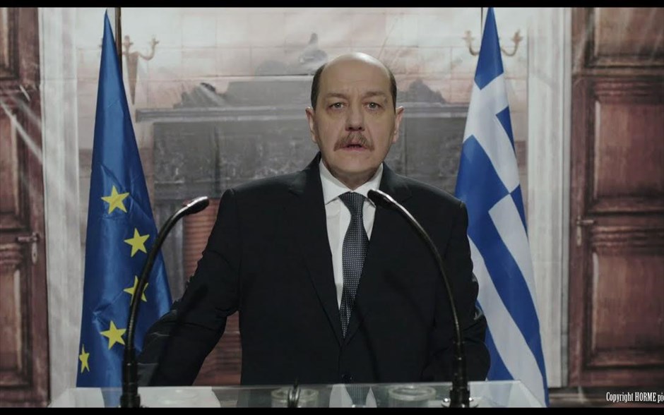 Lines. Με αξιόλογη φεστιβαλική πορεία και διακρίσεις, το δράμα του Βασίλη Μαζωμένου - με τους Θεμιστοκλή Πάνου, Άννα Καλαϊτζίδου, Θόδωρο Κατσαφάδο και Τάσο Νούσια - αποτελεί μια κραυγή για την Ελλάδα που πεθαίνει, παίρνοντας αφορμή από τις αυτοκτονίες που έχουν σημειωθεί στη χώρα μας την περίοδο της κρίσης.