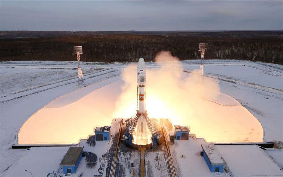 Εκτόξευση του ρωσικού σκάφους Soyuz-2. Εκτόξευση του ρωσικού σκάφους Soyuz-2, το οποίο μεταφέρει τον δορυφόρο Meteor M και επιπλέον 18 μικρούς δορυφόρους, από το νέο κοσμοδρόμιο Βοστότσνι, στην περιφέρεια Αμούρ, στη Ρωσία.