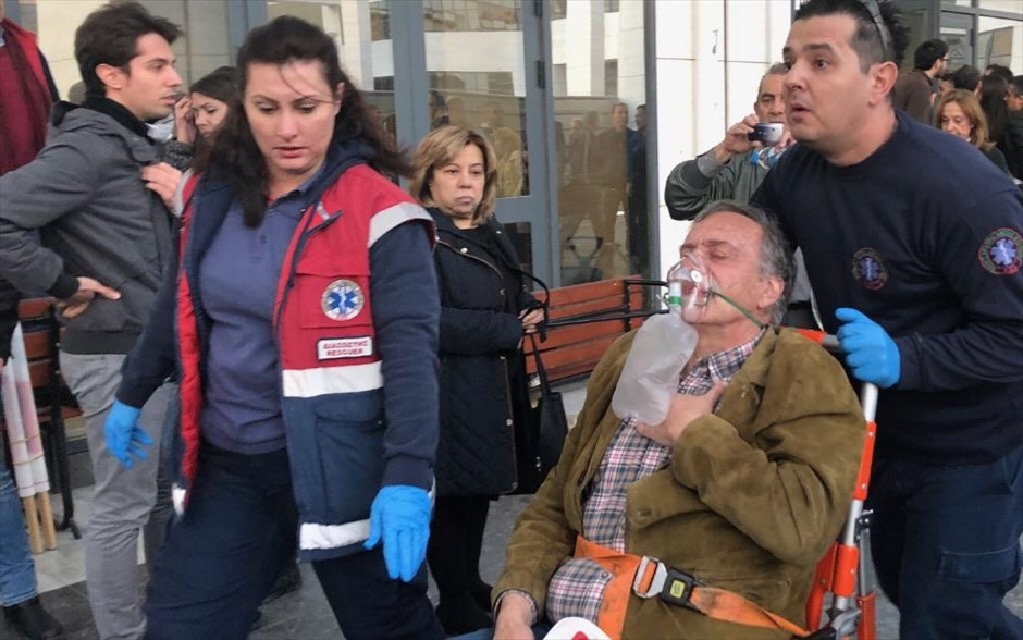 ΕΚΑΒ- τραυματίας. 
