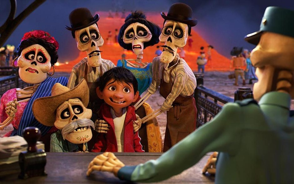 Coco: Το Γεύμα του Δάντη - Μία σύντομη ιστορία. Επηρεασμένη από τη μεξικανική παράδοση, η περιπέτεια φαντασίας κινουμένων σχεδίων των Λι Άνκριτς και Άντριαν Μολίνα, που έχει ήδη γνωρίσει τεράστια επιτυχία παγκοσμίως, διαδραματίζεται στον κόσμο των νεκρών.