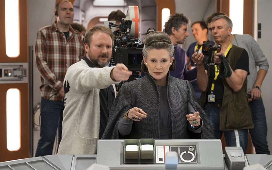 Star Wars: Οι τελευταίοι Τζεντάι. Η επιτυχημένη σειρά ταινιών επιστημονικής φαντασίας επιστρέφει με την όγδοη συνέχειά της, η οποία, σκηνοθετημένη από τον Ρίαν Τζόνσον, αποτελεί τη δεύτερη ταινία της τριλογίας σίκουελ.