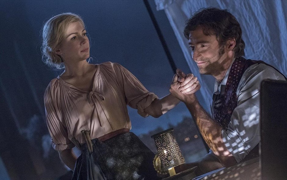  The greatest showman . Αντλώντας έμπνευση από τη φιλοδοξία και τη φαντασία του Φ. Τ. Μπάρνουμ, ο οποίος, στα τέλη του 19ου αιώνα, έστησε ένα πρωτότυπο υπερθέαμα στα πρότυπα του τσίρκου, το εντυπωσιακό μιούζικαλ του Μάικλ Γκρέισι εξυμνεί τη γέννηση του θεάματος και τον θαυμασμό που νιώθουμε, όταν τα όνειρα γίνονται πραγματικότητα.