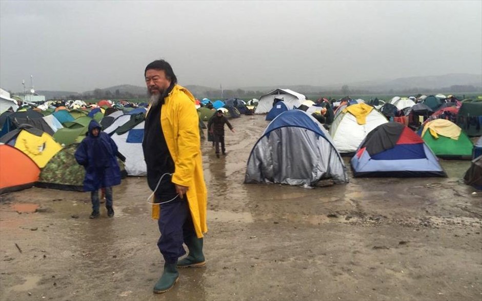Ανθρώπινη ροή. Γυρισμένο σε 23 χώρες, το ντοκιμαντέρ του παγκοσμίως αναγνωρισμένου Κινέζου εικαστικού και ακτιβιστή Άι Γουέι Γουέι, περιγράφει τόσο τις επιδράσεις του φαινομένου της μετανάστευσης σε παγκόσμιο επίπεδο, όσο και τον αντίκτυπό του σε ανθρώπινο επίπεδο.