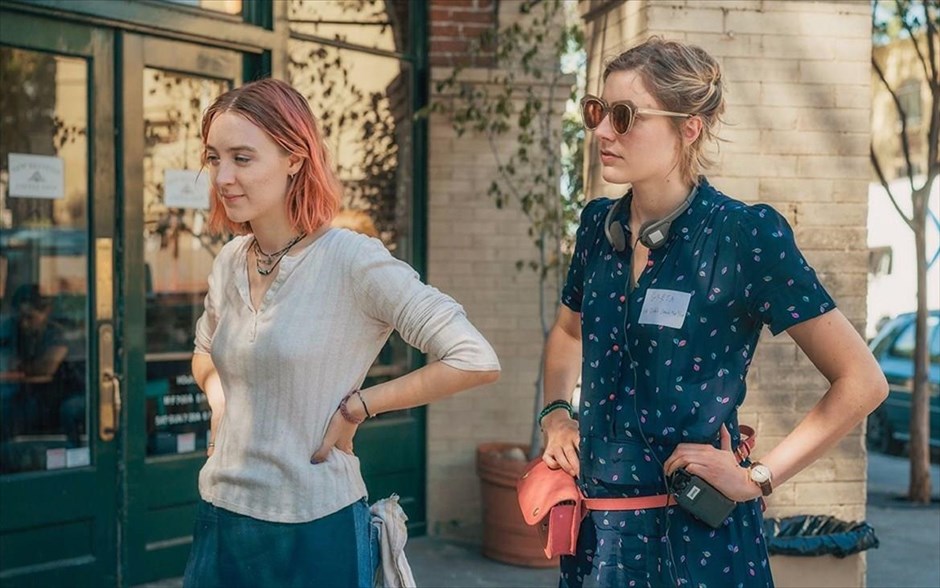 Lady Bird. Ξετυλίγοντας την ιστορία ενηλικίωσης ενός κοριτσιού σε μια επαρχιακή πόλη της Αμερικής, λίγο μετά την τρομοκρατική επίθεση της 11ης Σεπτεμβρίου (Lady Bird).