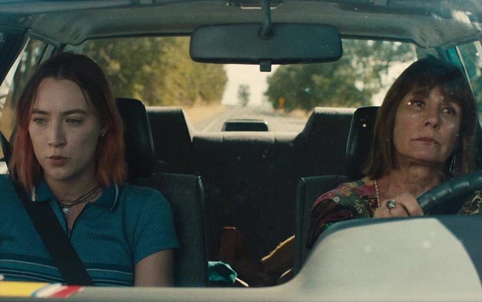 Lady Bird. Ξετυλίγοντας την ιστορία ενηλικίωσης ενός κοριτσιού σε μια επαρχιακή πόλη της Αμερικής, λίγο μετά την τρομοκρατική επίθεση της 11ης Σεπτεμβρίου (Lady Bird).