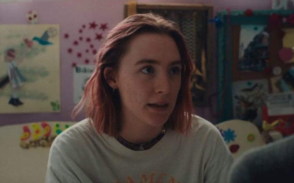 Lady Bird. Ξετυλίγοντας την ιστορία ενηλικίωσης ενός κοριτσιού σε μια επαρχιακή πόλη της Αμερικής, λίγο μετά την τρομοκρατική επίθεση της 11ης Σεπτεμβρίου (Lady Bird).