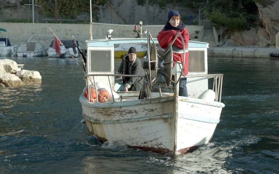 Το σπίτι δίπλα στη θάλασσα. Μας ταξιδεύει σε μια μικρή ακτή κοντά στη Μασσαλία, στο σπίτι ενός ετοιμοθάνατου ηλικιωμένου άντρα. Στο πλευρό του,&nbsp; έχουν συγκεντρωθεί τα τρία του παιδιά, τα οποία είναι αποξενωμένα μεταξύ τους (Το σπίτι δίπλα στη θάλασσα).