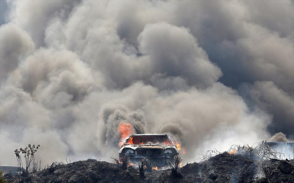 Φωτιά στην Ονδούρα. Φωτιά έχει ξεσπάσει σε οικόπεδο της αστυνομίας της Ονδούρας στην Τεγουσιγάλπα όπου φύλασσε κατασχεμένα οχήματα. 