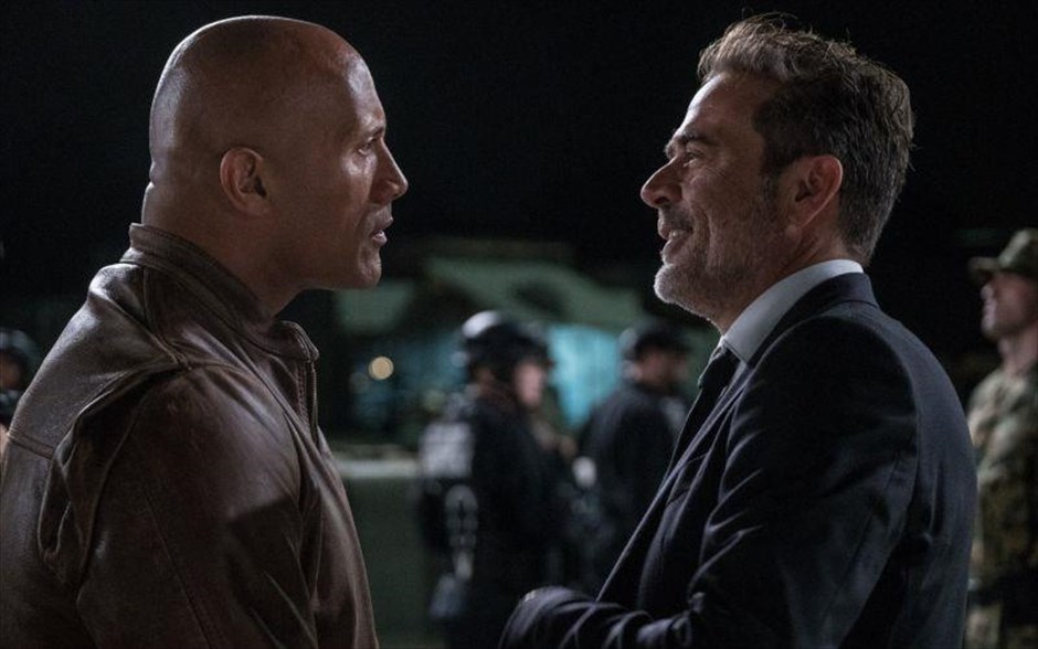 Rampage: Το απόλυτο χάος. Η περιπέτεια επιστημονικής φαντασίας του Μπραντ Πέιτον, που προβάλλεται και σε τρισδιάστατη έκδοση, βασίζεται στο βιντεοπαιχνίδι «Rampage». Με τους Ντουέιν Τζόνσον, Ναόμι Χάρις, Μαλίν Άκερμαν, Τζέικ Λέισι και Τζο Μανγκανιέλο, ένας μοναχικός επιστήμονας αναπτύσσει στενό δεσμό με έναν πανέξυπνο γορίλα, τον οποίο φροντίζει από τη γέννησή του.
