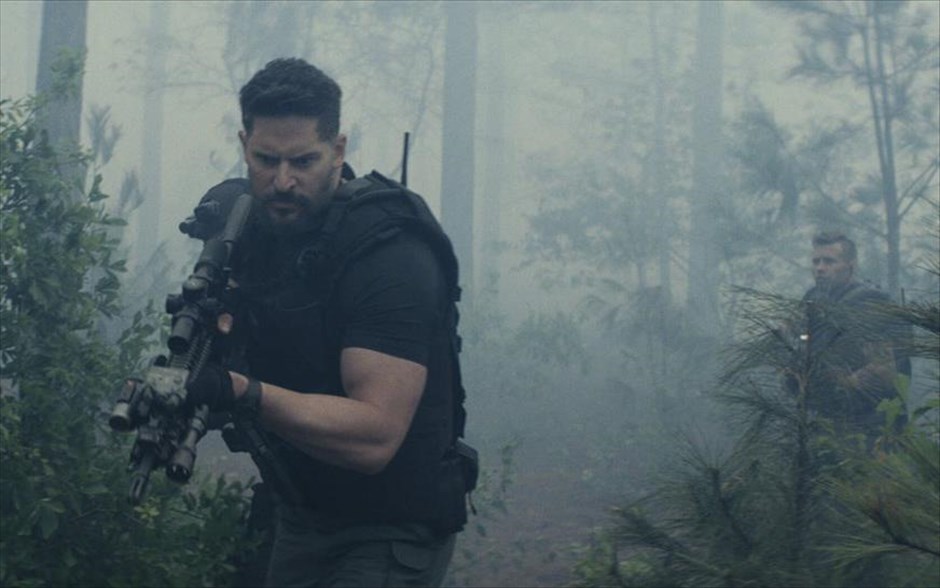 Rampage: Το απόλυτο χάος. Η περιπέτεια επιστημονικής φαντασίας του Μπραντ Πέιτον, που προβάλλεται και σε τρισδιάστατη έκδοση, βασίζεται στο βιντεοπαιχνίδι «Rampage». Με τους Ντουέιν Τζόνσον, Ναόμι Χάρις, Μαλίν Άκερμαν, Τζέικ Λέισι και Τζο Μανγκανιέλο, ένας μοναχικός επιστήμονας αναπτύσσει στενό δεσμό με έναν πανέξυπνο γορίλα, τον οποίο φροντίζει από τη γέννησή του.