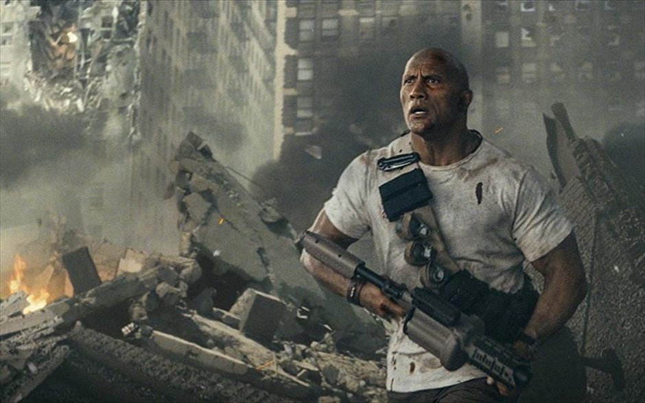 Rampage: Το απόλυτο χάος. Η περιπέτεια επιστημονικής φαντασίας του Μπραντ Πέιτον, που προβάλλεται και σε τρισδιάστατη έκδοση, βασίζεται στο βιντεοπαιχνίδι «Rampage». Με τους Ντουέιν Τζόνσον, Ναόμι Χάρις, Μαλίν Άκερμαν, Τζέικ Λέισι και Τζο Μανγκανιέλο, ένας μοναχικός επιστήμονας αναπτύσσει στενό δεσμό με έναν πανέξυπνο γορίλα, τον οποίο φροντίζει από τη γέννησή του.