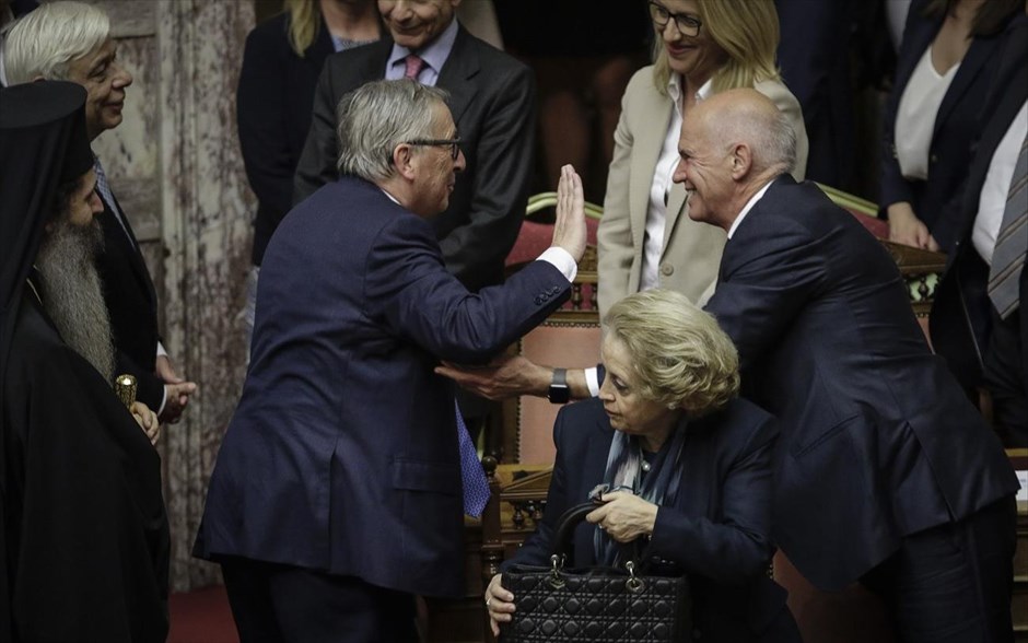 Ο Γιούνκερ στην ελληνική Βουλή. Στιγμιότυπό από την ειδική συνεδρίαση της Ολομέλειας της Βουλής όπου μίλησε&nbsp;ο πρόεδρος της Ευρωπαϊκής Επιτροπής Ζαν Κλοντ Γιούνκερ.&nbsp;
