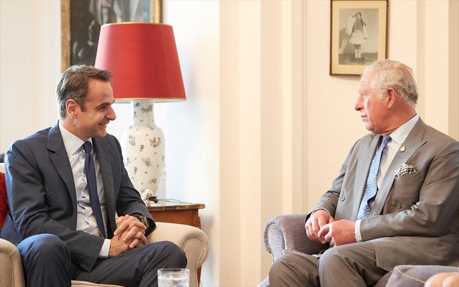 Επίσκεψη του πρίγκιπα Καρόλου. Ο Πρόεδρος της Νέας Δημοκρατίας Κυριάκος Μητσοτάκης, συναντήθηκε με την Α.Β.Υ., τον Πρίγκιπα της Ουαλίας. Συζήτησαν για τους ισχυρούς ιστορικούς δεσμούς που ενώνουν την Ελλάδα και το Ηνωμένο Βασίλειο ενώ αντήλλαξαν απόψεις και για μία σειρά διεθνών και περιφερειακών ζητημάτων.