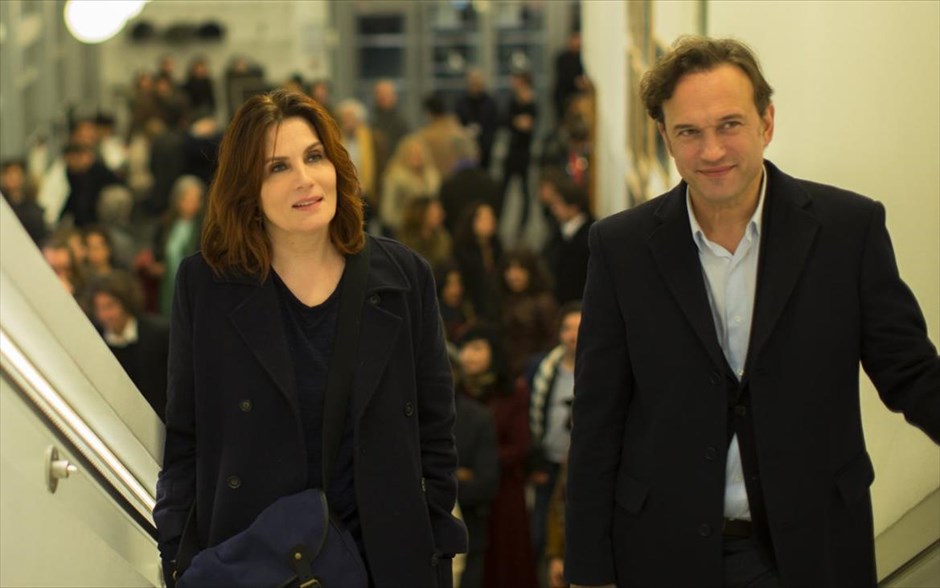 Μια αληθινή ιστορία. Το ψυχολογικό θρίλερ του Ρομάν Πολάνσκι βασίζεται στο ομώνυμο μυθιστόρημα της Ντελφίν ντε Βιγκάν. Ηρωίδα του είναι μία επιτυχημένη συγγραφέας, η οποία, μετά το τελευταίο της βιβλίο, βρίσκεται σε τέλμα και παραλύει στην ιδέα ότι θα πρέπει να γράψει ξανά.