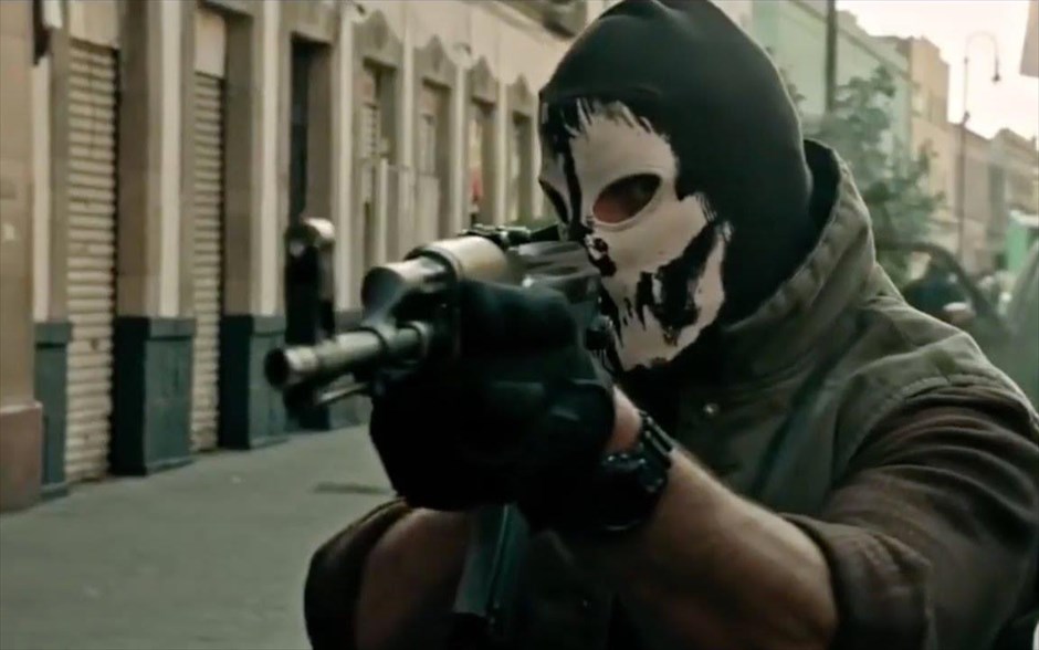 «Sicario 2: Η μάχη των εκτελεστών». Στη συνέχεια του αστυνομικού θρίλερ δράσης «Sicario: Ο εκτελεστής» (2015), την οποία σκηνοθετεί ο Στέφανο Σολίμα, ξεκινά ένα νέο κεφάλαιο. Στον πόλεμο μεταξύ των εμπόρων ναρκωτικών δεν υπάρχουν κανόνες. Έτσι, όταν η κυβέρνηση των ΗΠΑ υποψιάζεται ότι πλέον τα καρτέλ δεν εισάγουν μόνο παράνομα ναρκωτικά, αλλά και τρομοκράτες, ένας ομοσπονδιακός πράκτορας προσπαθεί με κάθε τρόπο να βάλει τέλος στις διαμάχες.