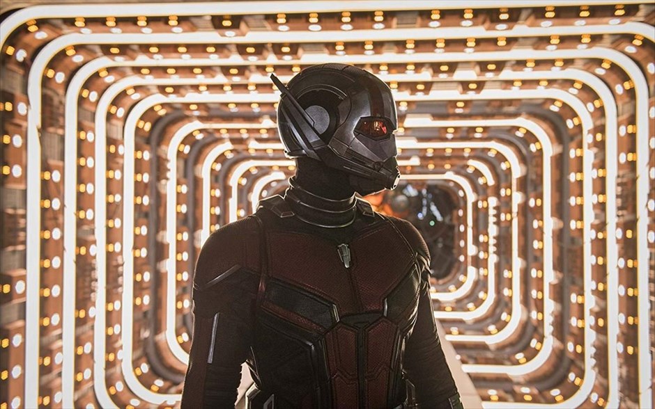 Ο Ant - Man και η Σφήκα. Ο Ant - Man και η Σφήκα:&nbsp;Μετά τις περιπέτειές του με τους Εκδικητές στο «Captain America: Εμφύλιος πόλεμος», ο ήρωας της Marvel έρχεται αντιμέτωπος με τις συνέπειες των επιλογών του ως σούπερ ήρωας και ως πατέρας, στην περιπέτεια φαντασίας του Πέιτον Ριντ.&nbsp;Ενώ προσπαθεί να ισορροπήσει την κανονική του ζωή με τις ευθύνες του ως Ant - Man, καλείται να ξαναφορέσει τη στολή του&nbsp;για μια επείγουσα αποστολή. Παίζουν οι Πολ Ρουντ, Εβάντζελιν Λίλι, Μισέλ Φάιφερ, Μάικλ Ντάγκλας και Λόρενς Φίσμπερν.