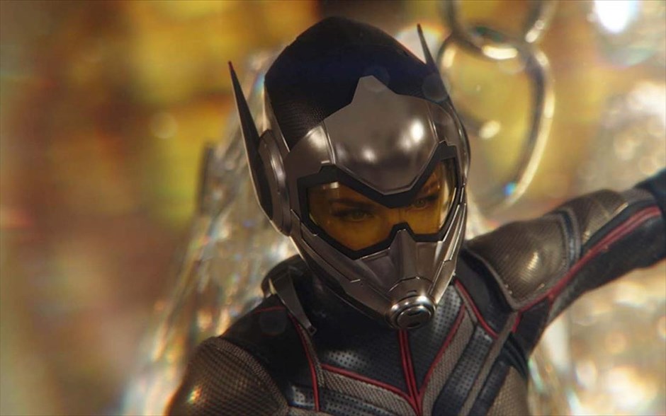 Ο Ant - Man και η Σφήκα. Ο Ant - Man και η Σφήκα:&nbsp;Μετά τις περιπέτειές του με τους Εκδικητές στο «Captain America: Εμφύλιος πόλεμος», ο ήρωας της Marvel έρχεται αντιμέτωπος με τις συνέπειες των επιλογών του ως σούπερ ήρωας και ως πατέρας, στην περιπέτεια φαντασίας του Πέιτον Ριντ.&nbsp;Ενώ προσπαθεί να ισορροπήσει την κανονική του ζωή με τις ευθύνες του ως Ant - Man, καλείται να ξαναφορέσει τη στολή του&nbsp;για μια επείγουσα αποστολή. Παίζουν οι Πολ Ρουντ, Εβάντζελιν Λίλι, Μισέλ Φάιφερ, Μάικλ Ντάγκλας και Λόρενς Φίσμπερν.