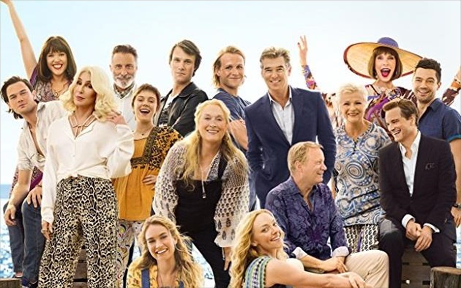 Mamma mia! Here we go again. Σκηνοθετημένη από τον Ολ Πάρκερ, η συνέχεια του αγαπημένου μιούζικαλ που έγινε παγκόσμιο εισπρακτικό φαινόμενο και εκτόξευσε τον τουρισμό της Ελλάδας έρχεται να ξεσηκώσει και πάλι το κοινό με την καλοκαιρινή της διάθεση και τα τραγούδια των ΑΒΒΑ.