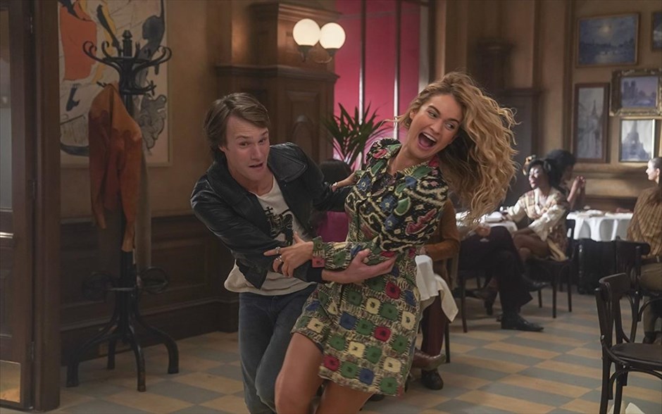 Mamma mia! Here we go again. Σκηνοθετημένη από τον Ολ Πάρκερ, η συνέχεια του αγαπημένου μιούζικαλ που έγινε παγκόσμιο εισπρακτικό φαινόμενο και εκτόξευσε τον τουρισμό της Ελλάδας έρχεται να ξεσηκώσει και πάλι το κοινό με την καλοκαιρινή της διάθεση και τα τραγούδια των ΑΒΒΑ.