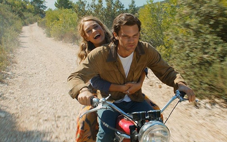Mamma mia! Here we go again. Σκηνοθετημένη από τον Ολ Πάρκερ, η συνέχεια του αγαπημένου μιούζικαλ που έγινε παγκόσμιο εισπρακτικό φαινόμενο και εκτόξευσε τον τουρισμό της Ελλάδας έρχεται να ξεσηκώσει και πάλι το κοινό με την καλοκαιρινή της διάθεση και τα τραγούδια των ΑΒΒΑ.