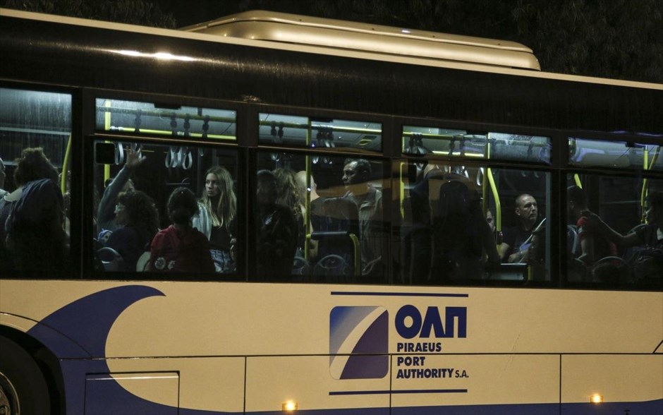Φωτιά- πλοίο Ελευθέριος Βενιζέλος. 