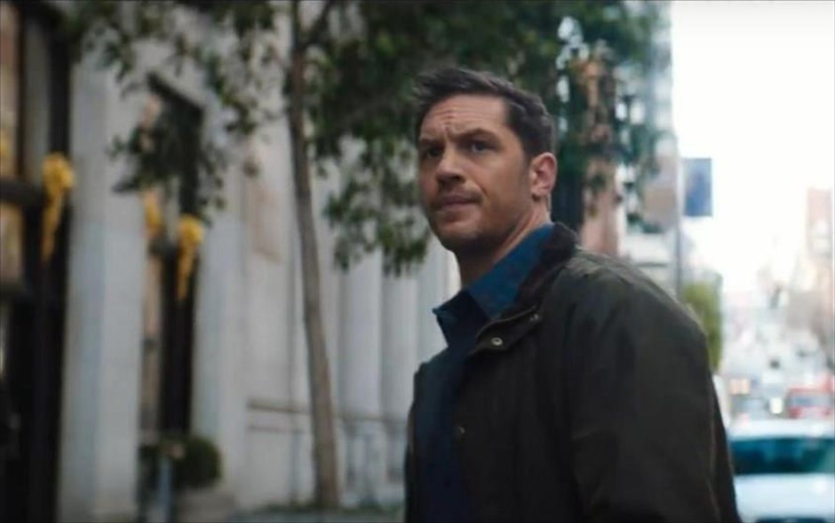 «Venom». O Venom -ο καινούργιος υπερήρωας της Marvel- αναζητά δικαίωση στο κορμί και την ερμηνεία του Τομ Χάρντι.