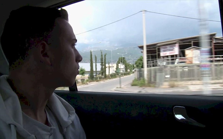 Ευρώπη, το Όνειρο. Στο ντοκιμαντέρ της Αννέτας Παπαθανασίου και του Άγγελου Κοβότσου, τρεις έφηβοι -ένας Έλληνας, ένας Σύρος, και ένας Αφγανός- ονειρεύονται μία ελεύθερη και άνετη ζωή σε μια «τέλεια» Ευρώπη. Μέσα από τις αγωνιώδεις προσωπικές τους διαδρομές, που τους φέρνουν πιο κοντά στο όνειρό τους, διαπιστώνουν πως τέλεια Ευρώπη δεν υπάρχει και πως τα όνειρά τους μπορούν να ακυρωθούν μέσα από σκληρές πρακτικές και εφιαλτικές καταστάσεις.