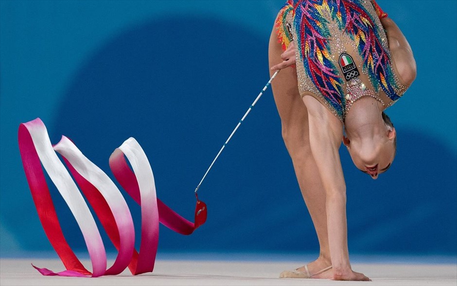 Ρυθμική γυμναστική στο Μπουένος Άιρες. Η αθλήτρια Talisa Torretti διαγωνίζεται στο άθλημα της ρυθμικής γυμναστικής στους Ολυμπιακούς Αγώνες Νέων του Μπουένος Άιρες. 