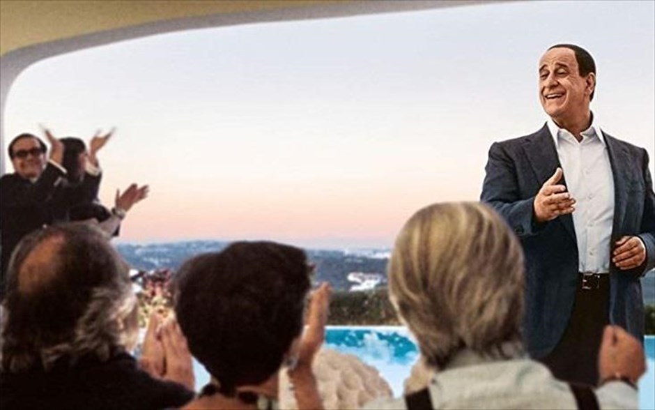 Loro. Η βιογραφία του Σίλβιο Μπερλουσκόνι κατά τον Πάολο Σορεντίνο, σε μια ενιαία ταινία που ενώνει τα δύο μέρη που ήταν η μορφή με την οποία κυκλοφόρησε στην Ιταλία.