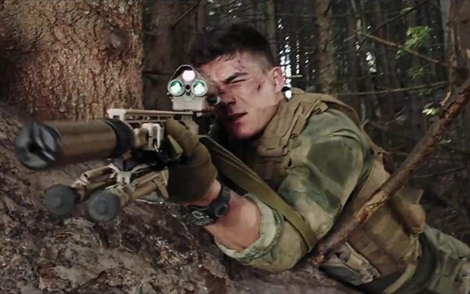 Hunter Killer. Στην υποβρύχια περιπέτεια του Ντόνοβαν Μαρς -με πρωταγωνιστή τον Τζέραρντ Μπάτλερ- ο κυβερνήτης ενός αμερικανικού υποβρυχίου αποστέλλεται σε βαθιά ρωσικά ύδατα για να σώσει τον εκλεγμένο Ρώσο πρόεδρο εν μέσω ενός στρατιωτικού πραξικοπήματος.