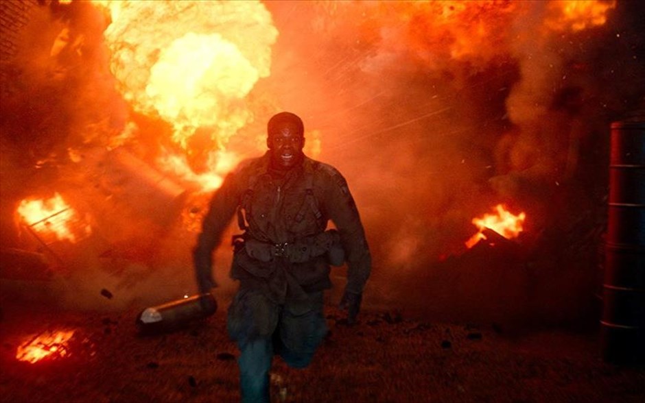Overlord . Στην πολεμική περιπέτεια του Τζούλιους Έιβερι, σε παραγωγή Τζ. Τζ. Τζέι Έιμπραμς (Star Trek, Star Wars: Η Δύναμη Ξυπνάει), λίγες μόλις ώρες πριν την απόβαση στη Νορμανδία, μια ομάδα Αμερικανών αλεξιπτωτιστών πέφτει στην -κατεχόμενη από τους Ναζί- Γαλλία, &nbsp;για να πραγματοποιήσει μια αποστολή που είναι ζωτικής σημασίας για την επιτυχία της εισβολής.
