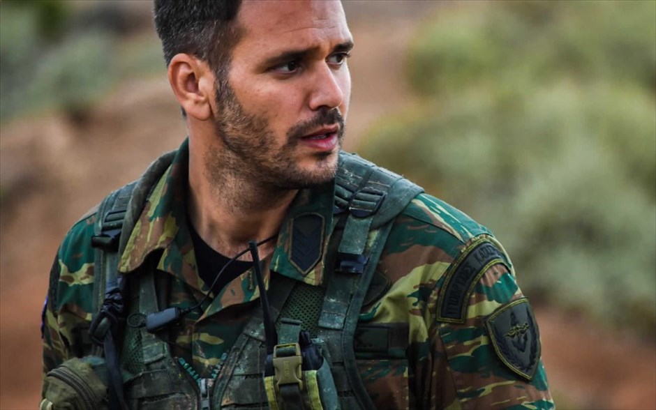Αιγαίο SOS. Στην κωμωδία του τηλεοπτικά έμπειρου Πιέρρου Ανδρακάκου («Οι βασιλιάδες», «Ταμάμ»), με καστ γνωστών ηθοποιών -Θοδωρής Αθερίδης, Πάνος Βλάχος, Ευαγγελία Συριοπούλου-, ελληνικές και τουρκικές φρεγάτες οργώνουν το Αιγαίο, όταν ένας μεγάλος σεισμός φέρνει στην επιφάνεια μια βραχονησίδα σε διεθνή χωρικά ύδατα.