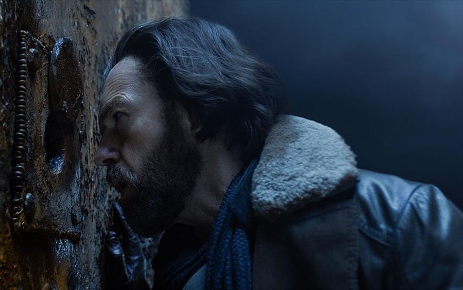Mortal Engines. Το βιβλίο του Φίλιπ Ριβ εμπνέει τους παραγωγούς του «Άρχοντα των Δαχτυλιδιών» και του «Χόμπιτ», με τον Πίτερ Τζάκσον να συνυπογράφει το σενάριο και τον Κρίσταν Ρίβερς («King Kong») στη σκηνοθεσία μιας περιπέτειας φαντασίας από το μέλλον, όπου οι πόλεις κινούνται πάνω σε τροχούς και επιβιώνουν μόνο οι μεγαλύτερες, σε έναν δυστοπικό και αφιλόξενο κόσμο.