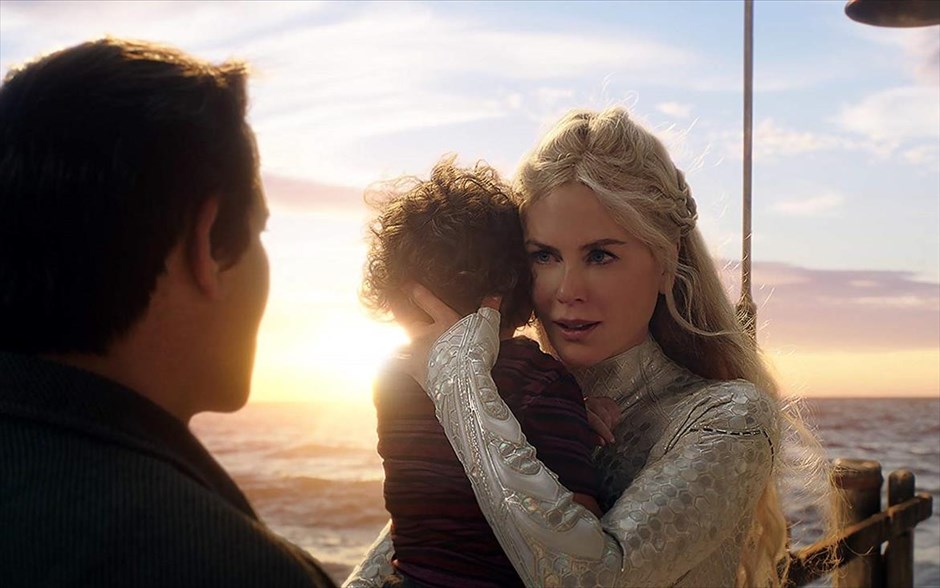 Aquaman . O υπερήρωας από τη θάλασσα έρχεται με τη μορφή του Τζέισον Μομόα και αποκτά τη δική του ιστορία στο σύμπαν της DC. &nbsp;Στο επίκεντρο η προέλευση του μισού-ανθρώπου, μισού- Ατλάντειου Άρθουρ Κάρι και η εξερεύνηση του ταξιδιού της ζωής του -ένα ταξίδι που δεν θα τον αναγκάσει απλώς να αντικρίσει τον πραγματικό του εαυτό, αλλά να ανακαλύψει αν είναι άξιος να γίνει αυτός που γεννήθηκε... Να γίνει ένας βασιλιάς και να εξουσιάσει όλα τα πλάσματα του βυθού.