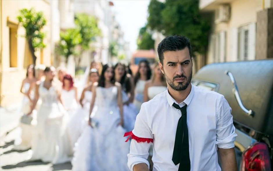 The Bachelor 3. Στο τρίτο μέρος του «Hangover» αλά ελληνικά, σε σκηνοθεσία Γιάννη Παπαδάκου, η αντροπαρέα των Γιάννη Τσιμιτσέλη, Μελέτη Ηλία και Θανάση Βισκαδουράκη φοράει και πάλι τα καλά της, με τον Νίκο Βουρλιώτη να υποδέχεται τα πεθερικά του από την… Αφρική.