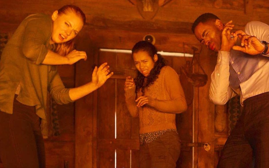 Escape Room. Στο ψυχολογικό θρίλερ του Άνταμ Ρόμπιτελ, έξι άγνωστοι μεταξύ τους παίκτες βρίσκονται εγκλωβισμένοι&nbsp;σε ένα επικίνδυνο παιχνίδι γρίφων, το οποίο ζητά την απόλυτη συνεργασία και προσοχή τους ώστε να βρουν την έξοδο και να επιζήσουν.