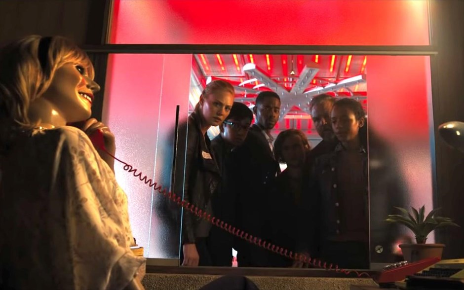 Escape Room. Στο ψυχολογικό θρίλερ του Άνταμ Ρόμπιτελ, έξι άγνωστοι μεταξύ τους παίκτες βρίσκονται εγκλωβισμένοι&nbsp;σε ένα επικίνδυνο παιχνίδι γρίφων, το οποίο ζητά την απόλυτη συνεργασία και προσοχή τους ώστε να βρουν την έξοδο και να επιζήσουν.