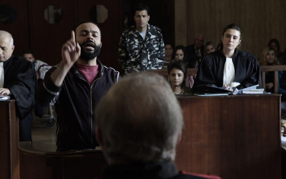 Καπερναούμ . Στο λιβανέζικο κοινωνικό δράμα της Ναντίν Λαμπακί -το οποίο απέσπασε το Ειδικό βραβείο της Επιτροπής στο Φεστιβάλ Καννών και είναι υποψήφιο για ξενόγλωσσο Όσκαρ- ο δωδεκάχρονος Ζεν μεγαλώνει με την πολυμελή οικογένειά του στις πιο υποβαθμισμένες περιοχές της Βηρυτού.